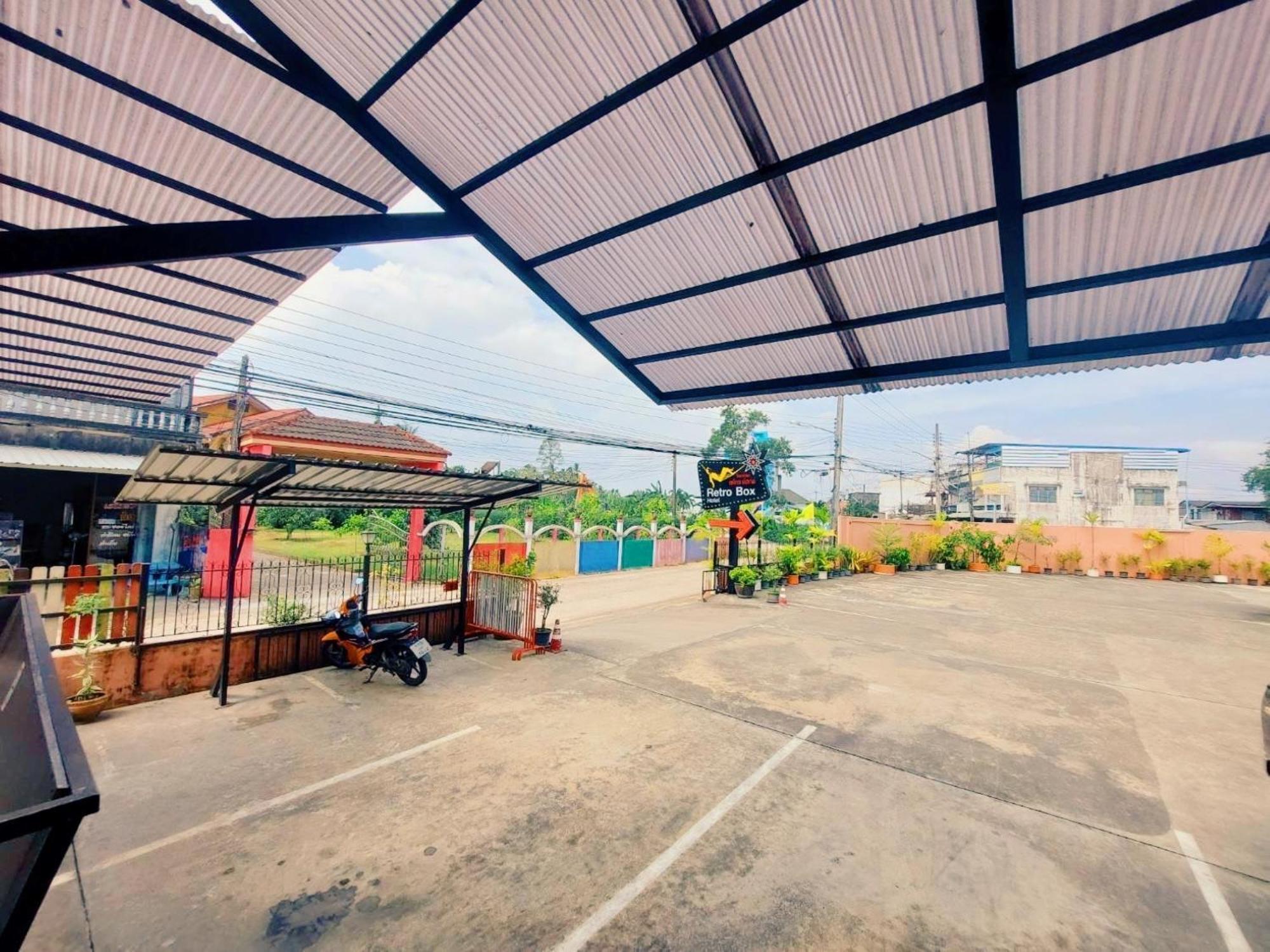 Retro Box Hotel Chumphon Exterior foto
