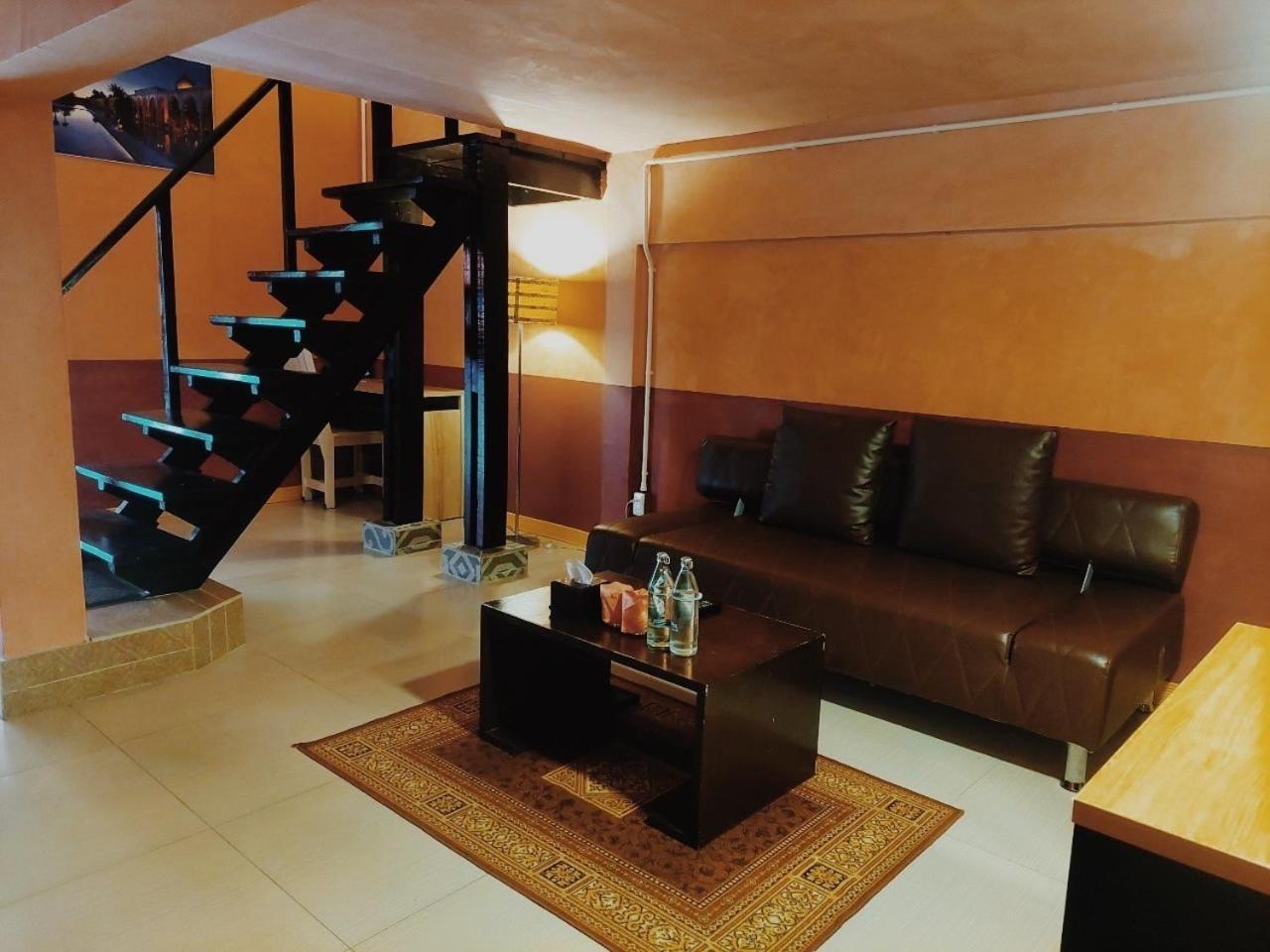 Retro Box Hotel Chumphon Exterior foto