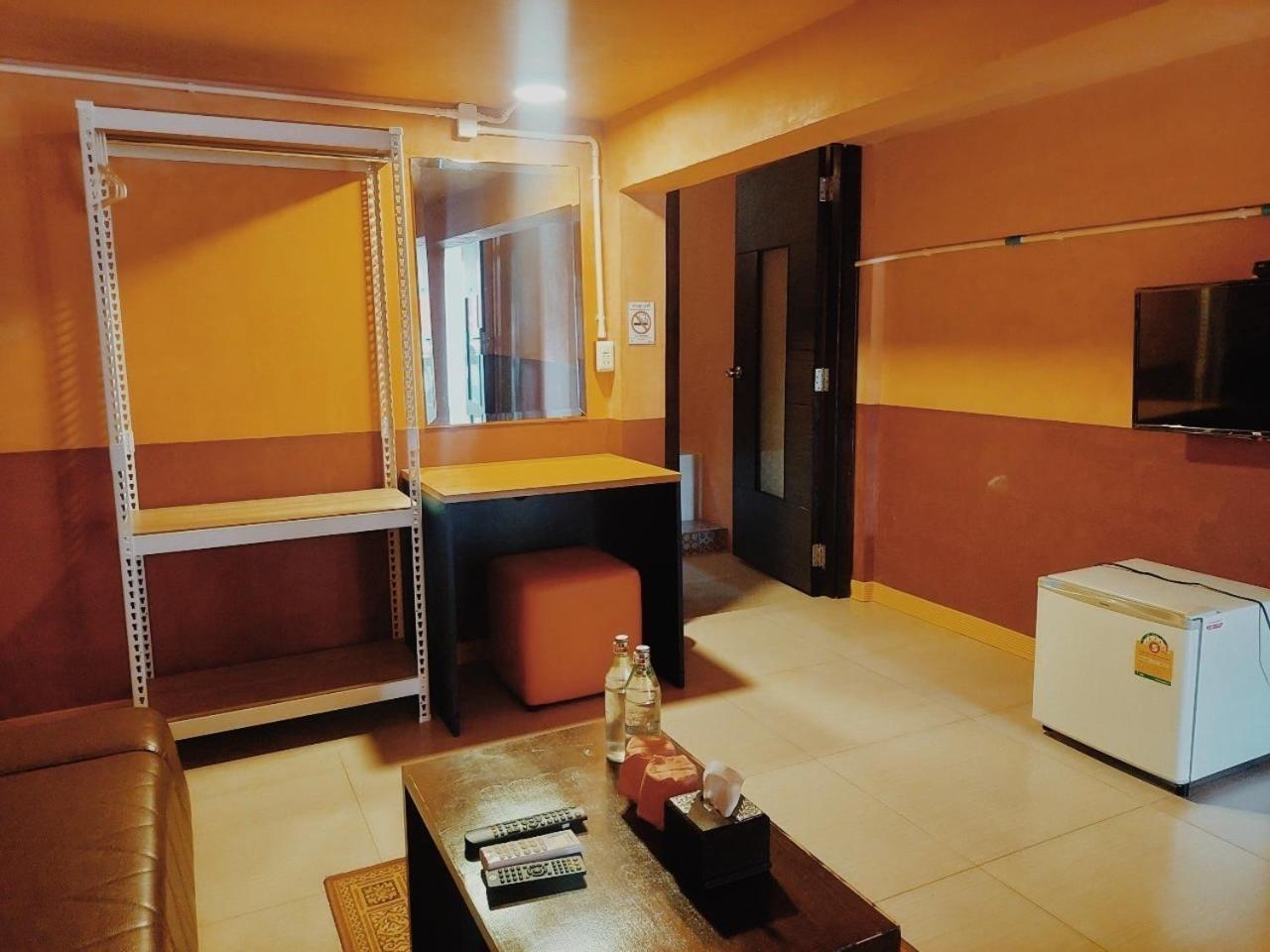 Retro Box Hotel Chumphon Exterior foto